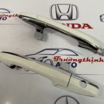 Tay mở cửa ngoài Civic